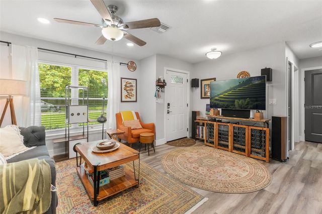 3212 ORANOLE ROAD, Orlando, FL 32810