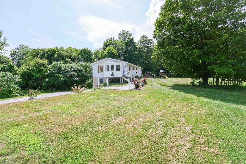643 Parker Road, Pittsford, VT 05763