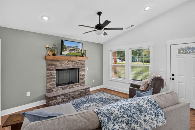 215 Dickson Street, Westminster, SC 29693