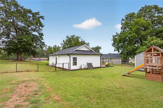 215 Dickson Street, Westminster, SC 29693