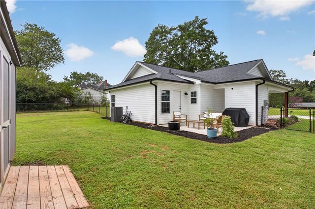 215 Dickson Street, Westminster, SC 29693
