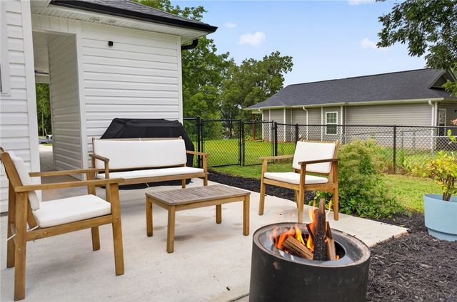 215 Dickson Street, Westminster, SC 29693