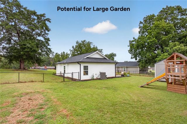 215 Dickson Street, Westminster, SC 29693
