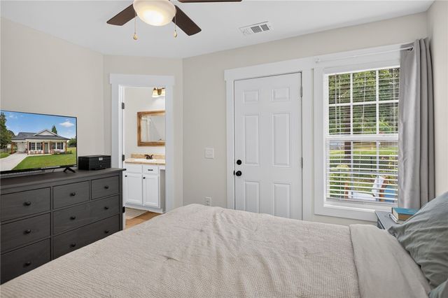 215 Dickson Street, Westminster, SC 29693