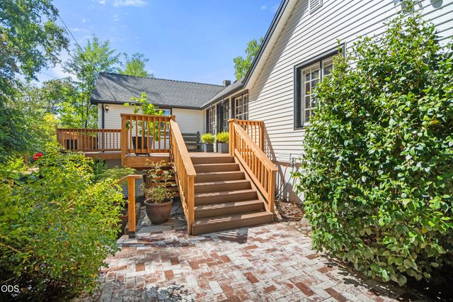 3184 Old Stage Road, Central Point, OR 97502
