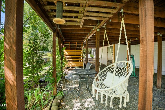 3184 Old Stage Road, Central Point, OR 97502