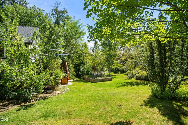 3184 Old Stage Road, Central Point, OR 97502