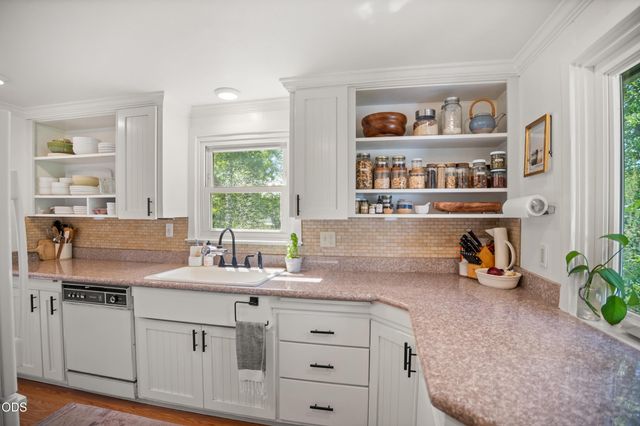 3184 Old Stage Road, Central Point, OR 97502