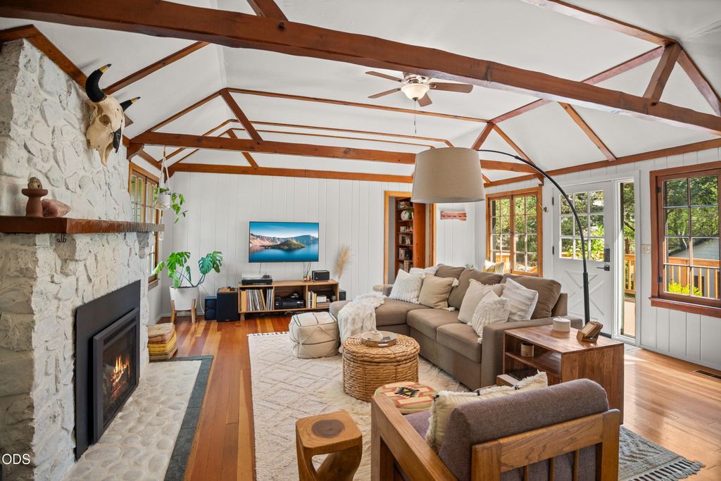 3184 Old Stage Road, Central Point, OR 97502