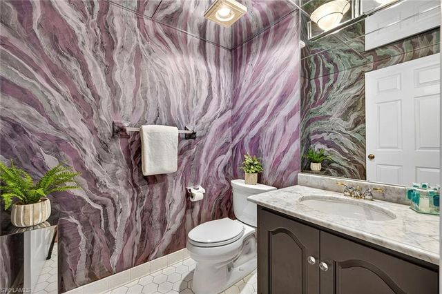 6075 Pelican Bay BLVD 204, Naples, FL 34108