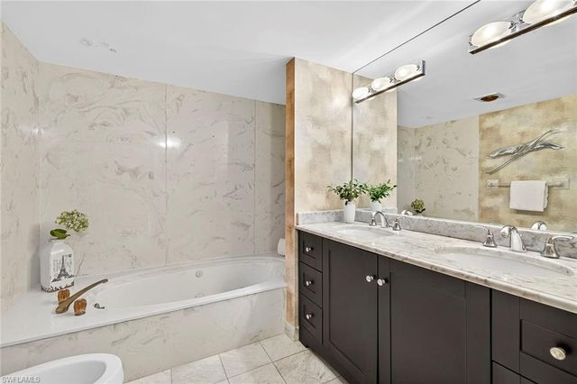 6075 Pelican Bay BLVD 204, Naples, FL 34108
