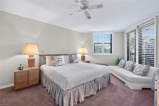 6075 Pelican Bay BLVD 204, Naples, FL 34108