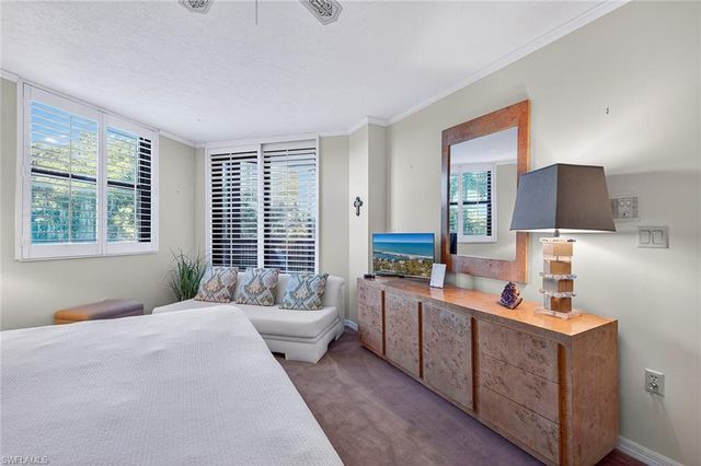 6075 Pelican Bay BLVD 204, Naples, FL 34108