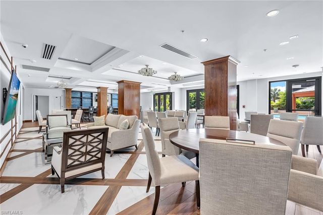 6075 Pelican Bay BLVD 204, Naples, FL 34108