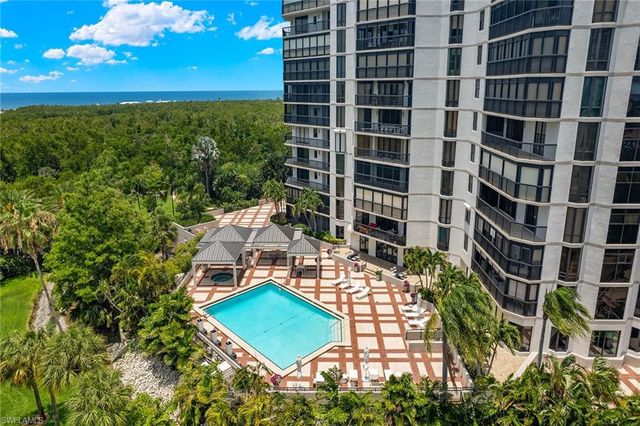 6075 Pelican Bay BLVD 204, Naples, FL 34108