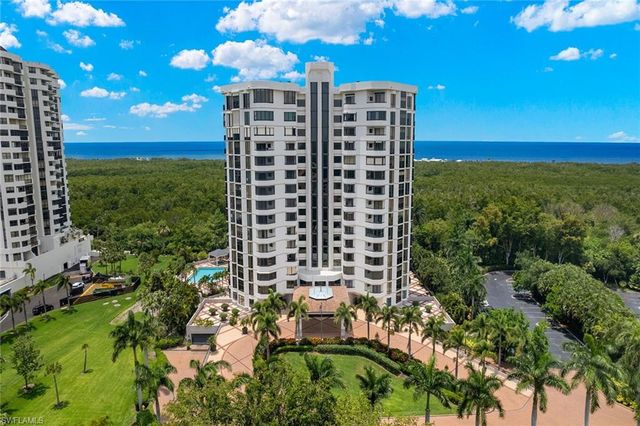 6075 Pelican Bay BLVD 204, Naples, FL 34108