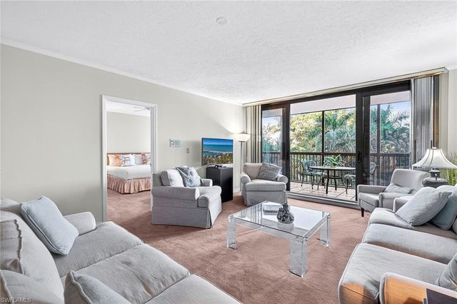 6075 Pelican Bay BLVD 204, Naples, FL 34108