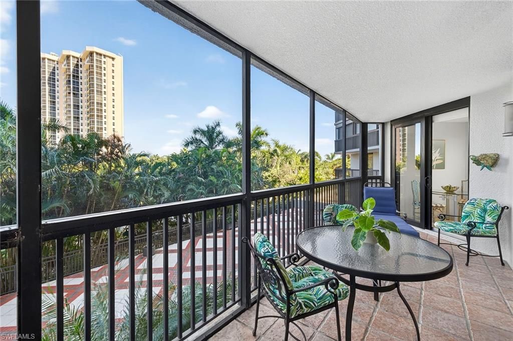 6075 Pelican Bay BLVD 204, Naples, FL 34108