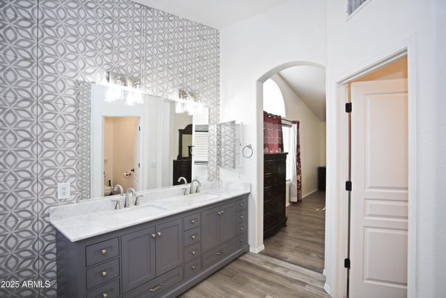 1393 W WINCHESTER Way, Chandler, AZ 85286