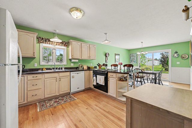 7880 Greenwood Road, Jackson, MI 49201