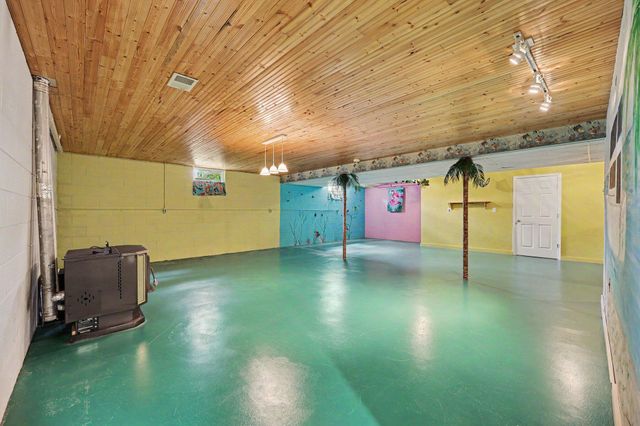 7880 Greenwood Road, Jackson, MI 49201