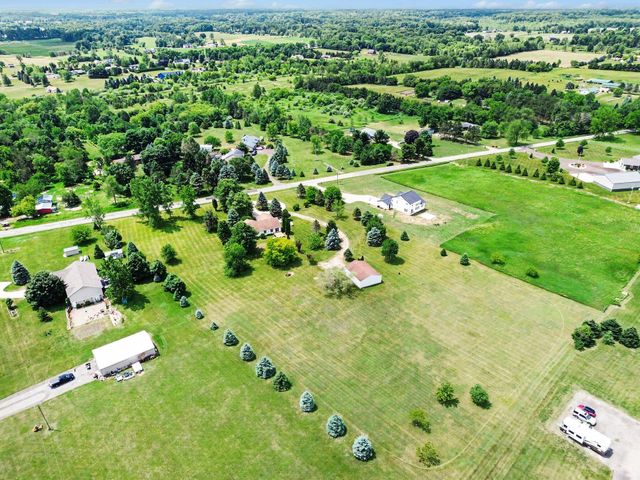7880 Greenwood Road, Jackson, MI 49201