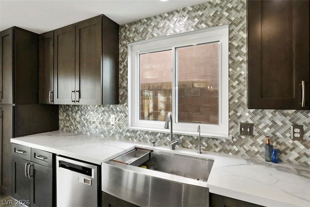 9585 Teton Diablo Avenue, Las Vegas, NV 89117