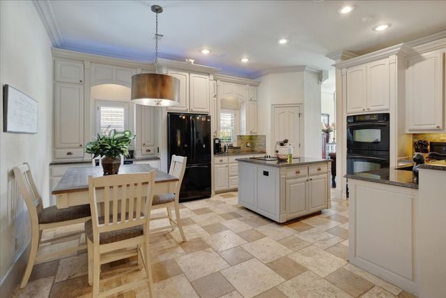 3001 Canyon Creek Drive, Sherman, TX 75092