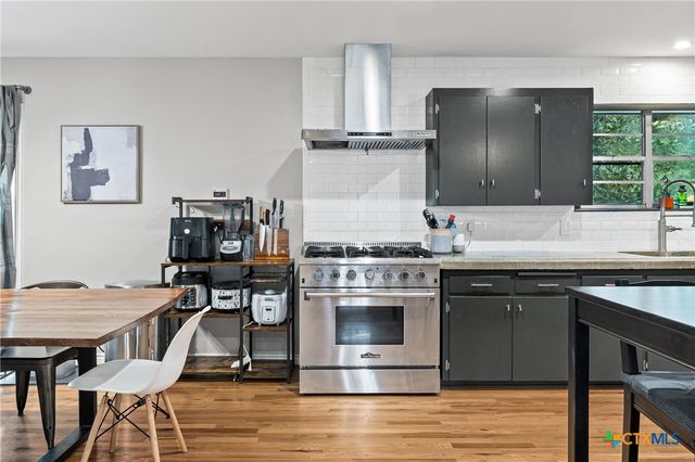 1406 N Penelope Street, Belton, TX 76513