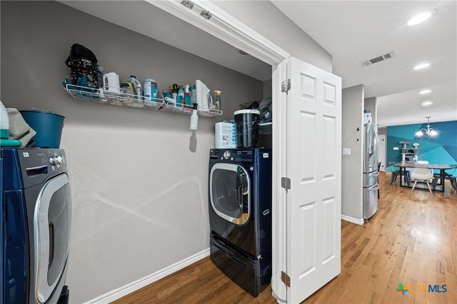 1406 N Penelope Street, Belton, TX 76513