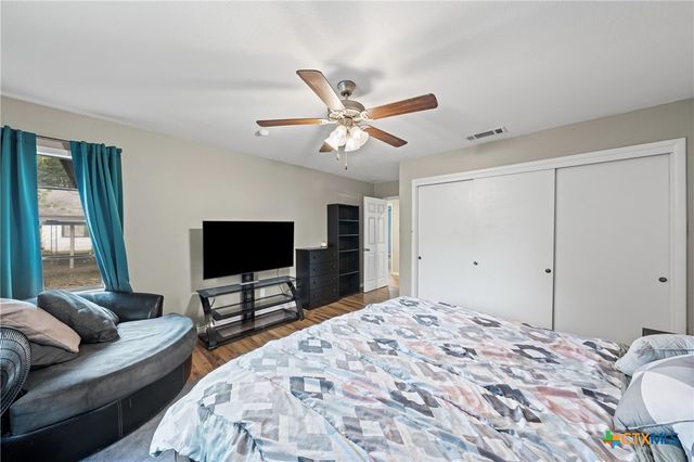 1406 N Penelope Street, Belton, TX 76513
