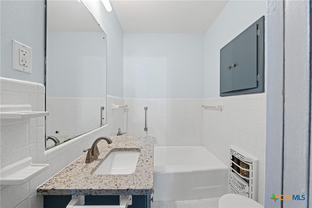 1406 N Penelope Street, Belton, TX 76513