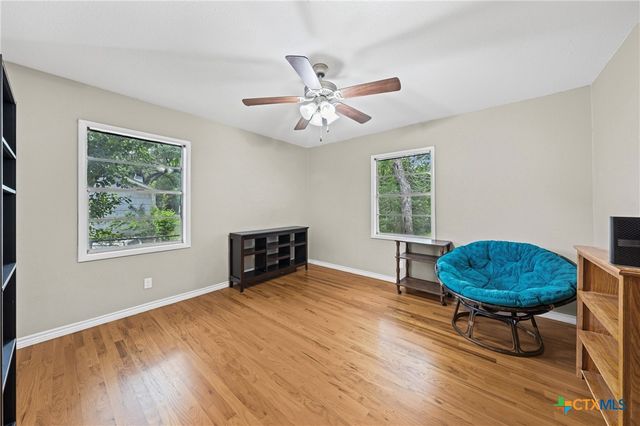 1406 N Penelope Street, Belton, TX 76513