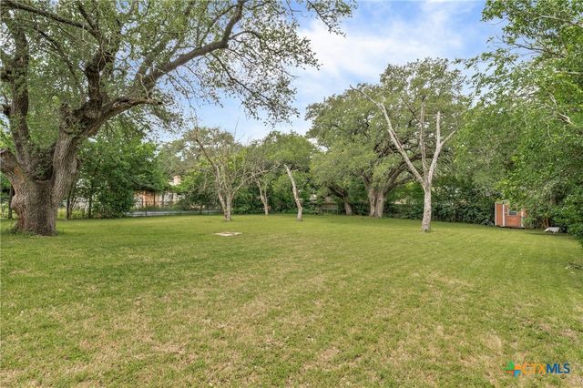 1406 N Penelope Street, Belton, TX 76513