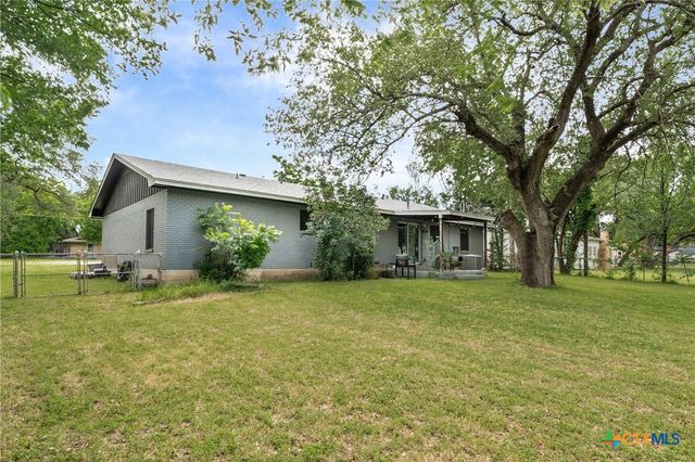 1406 N Penelope Street, Belton, TX 76513
