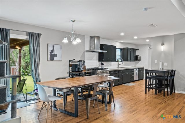1406 N Penelope Street, Belton, TX 76513