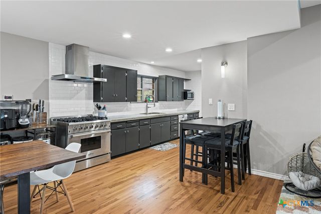 1406 N Penelope Street, Belton, TX 76513