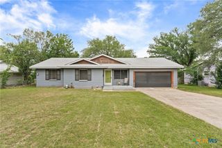 1406 N Penelope Street, Belton, TX 76513