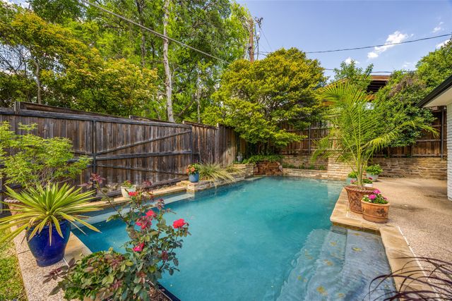 9223 Club Glen Drive, Dallas, TX 75243