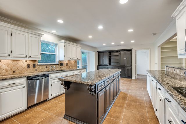 9223 Club Glen Drive, Dallas, TX 75243