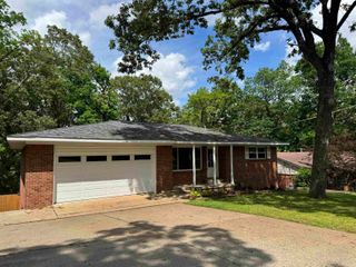 1607 Grove Hill Road, North Little Rock, AR 72116