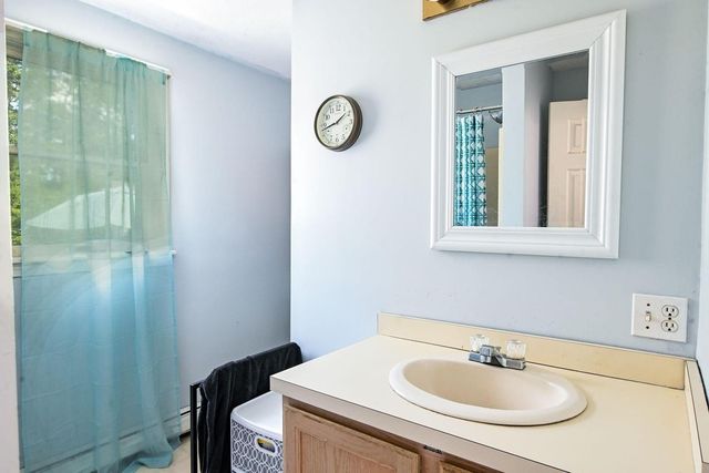 27 Crooked Meadow, Falmouth, MA 02536