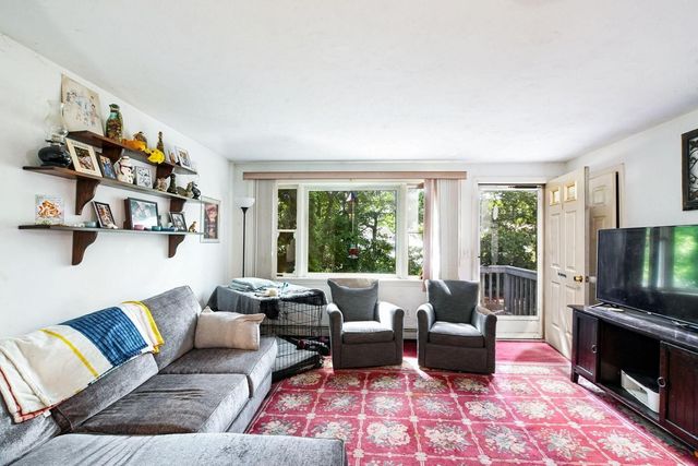 27 Crooked Meadow, Falmouth, MA 02536