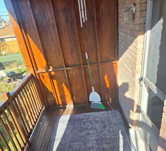 5850 N Mulligan Avenue 1, Chicago, IL 60646