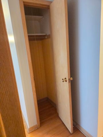 5850 N Mulligan Avenue 1, Chicago, IL 60646