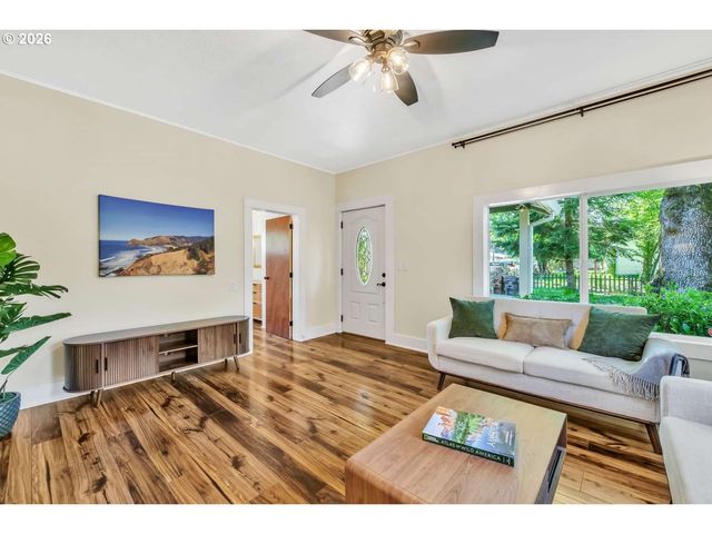 125 SELMA St, Oregon City, OR 97045