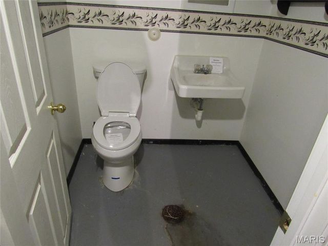 3550 Saint Christopher Lane, St Ann, MO 63074