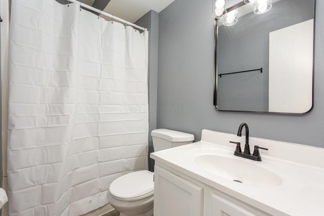 6088 Green Bay Court, Canal Winchester, OH 43110