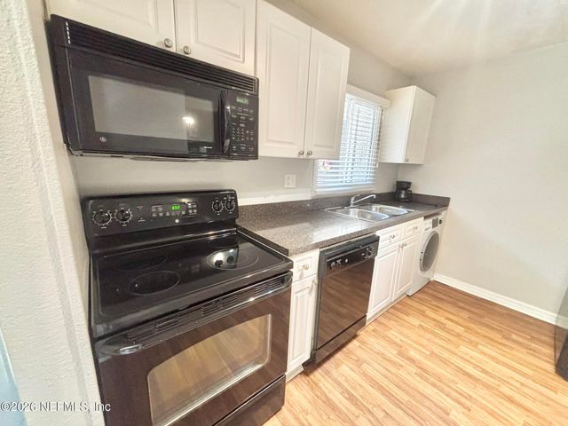355 MONUMENT Road 23 E1, Jacksonville, FL 32225