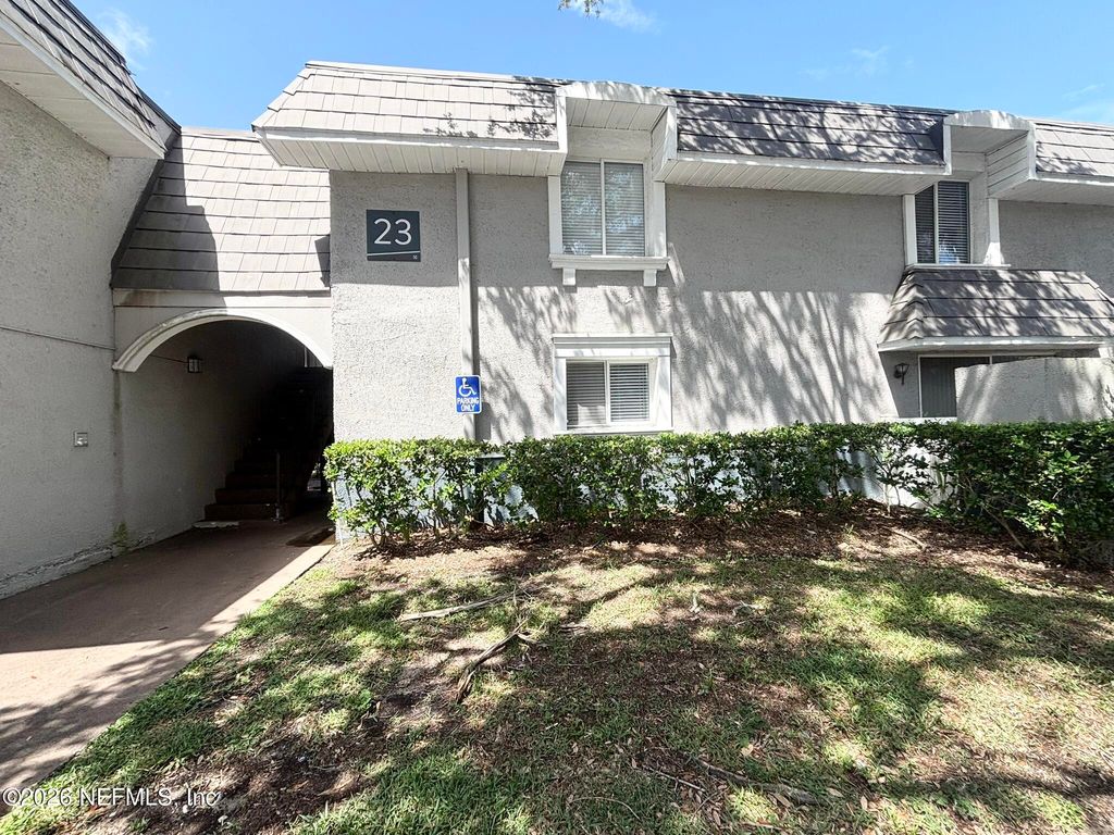 355 MONUMENT Road 23 E1, Jacksonville, FL 32225